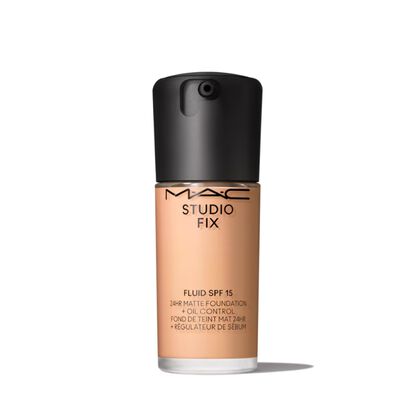 STUDIO FIX FLUID FPS 15 24HR MATTE FOUNDATION + OIL CONTROL (BASE DE MAQUILLAJE)